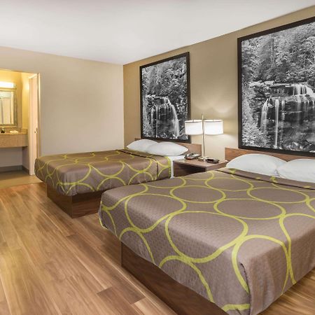 Super 8 By Wyndham Asheville Airport Fletcher Exterior photo