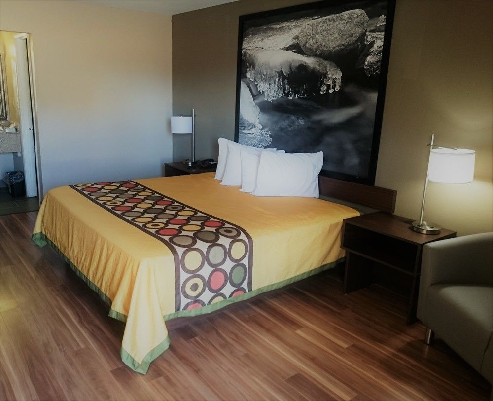 Super 8 By Wyndham Asheville Airport Fletcher Exterior photo